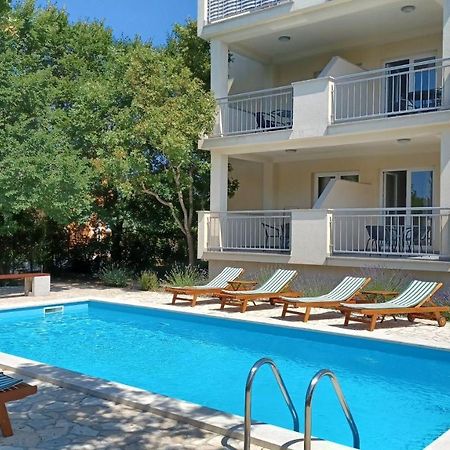 Apartmani Ivica Krk Town Exterior foto