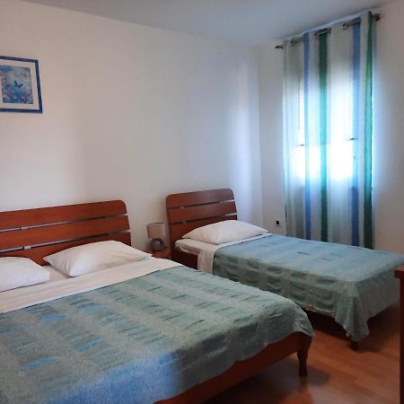 Apartmani Ivica Krk Town Exterior foto