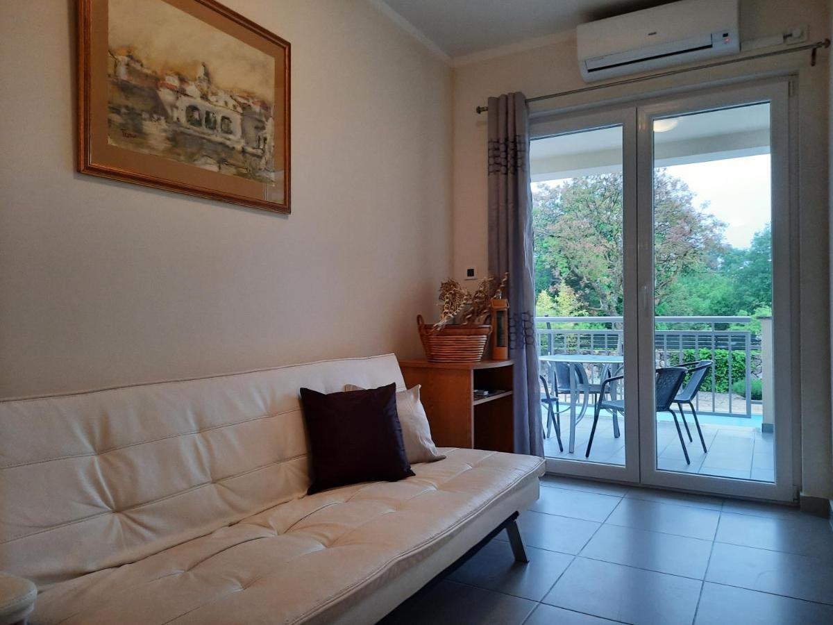Apartmani Ivica Krk Town Exterior foto