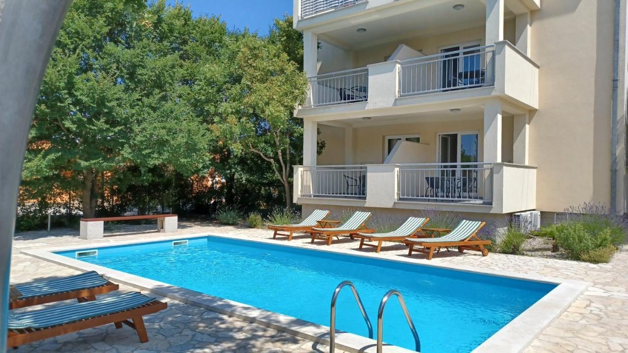 Apartmani Ivica Krk Town Exterior foto