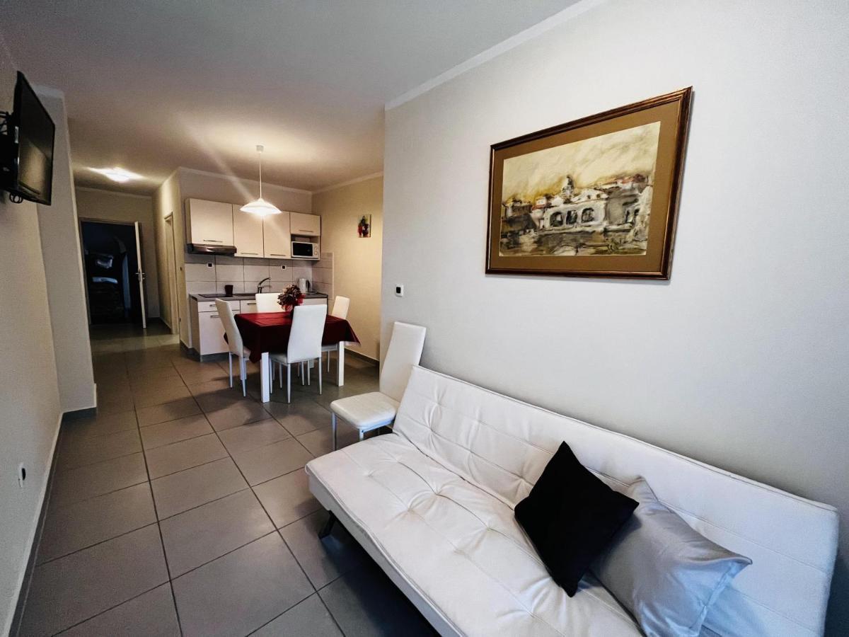 Apartmani Ivica Krk Town Exterior foto