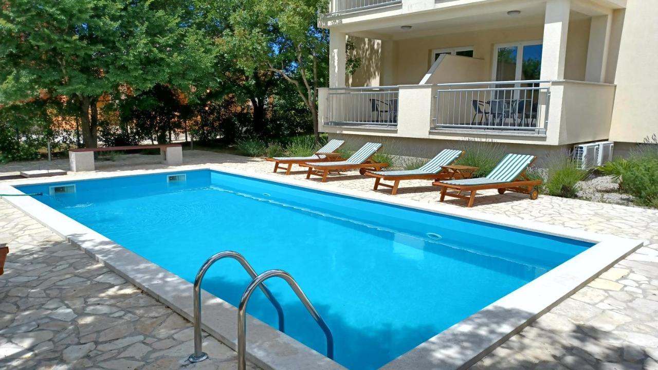 Apartmani Ivica Krk Town Exterior foto