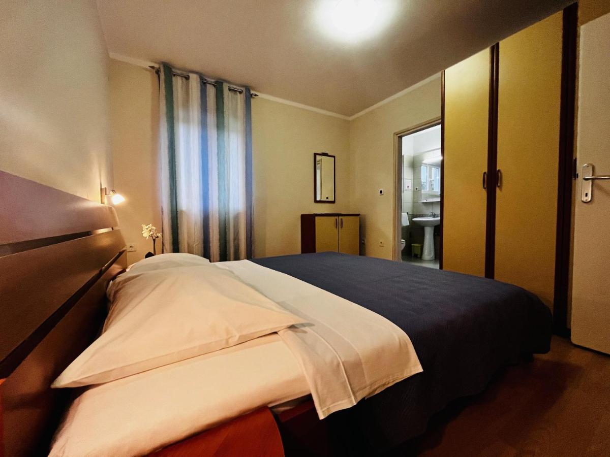 Apartmani Ivica Krk Town Exterior foto