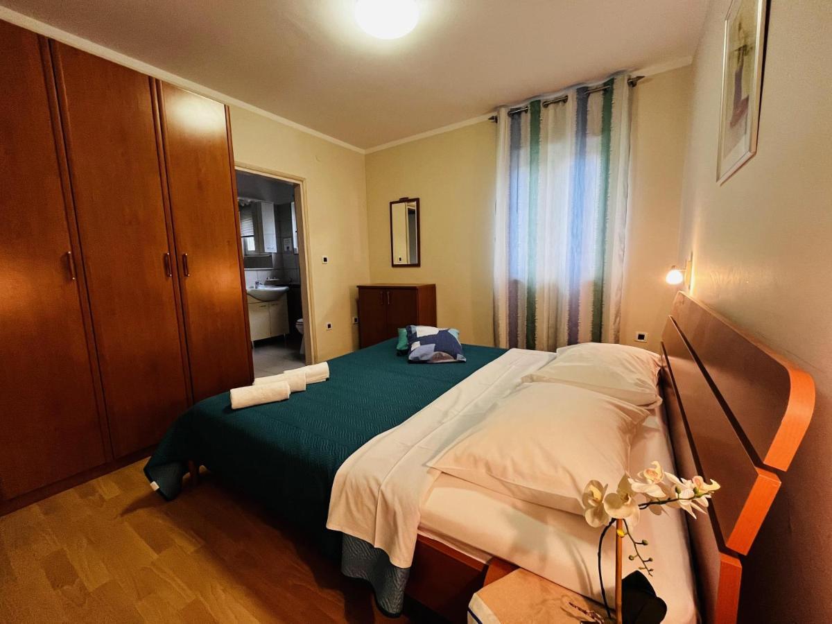 Apartmani Ivica Krk Town Exterior foto