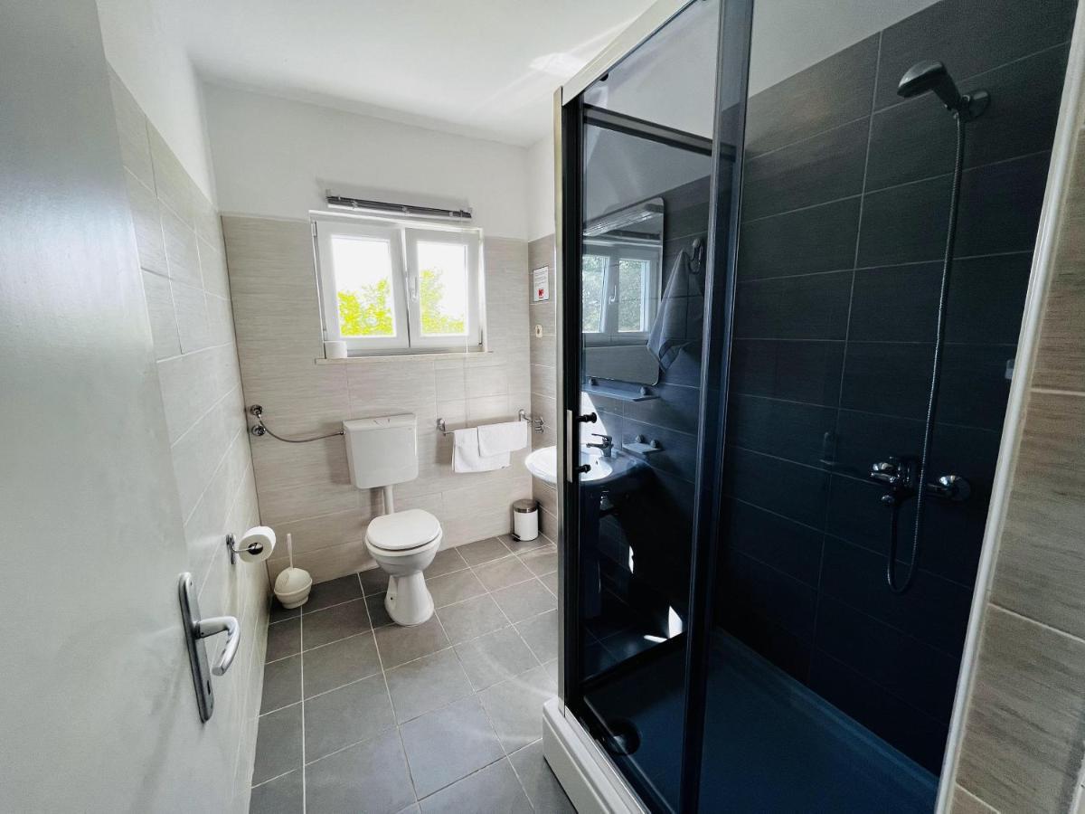 Apartmani Ivica Krk Town Exterior foto