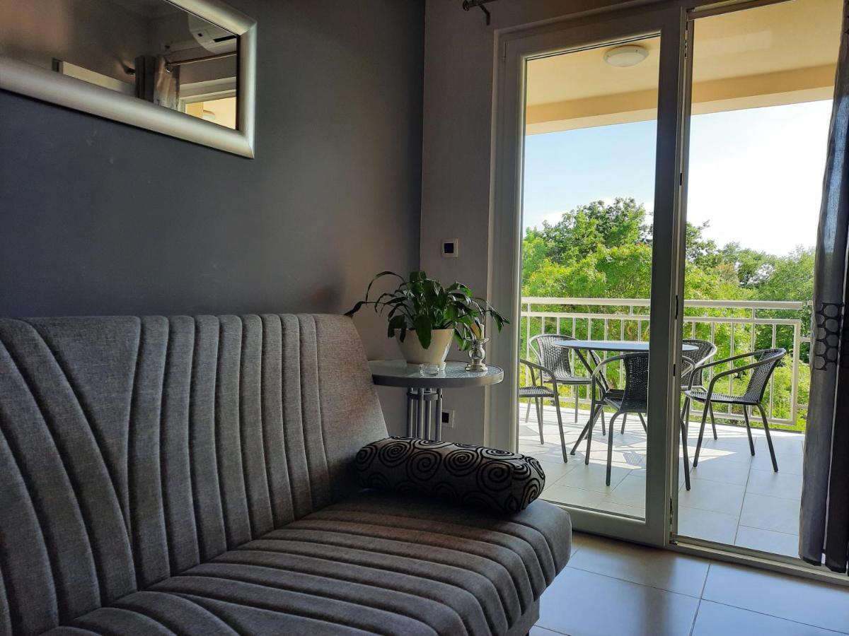 Apartmani Ivica Krk Town Exterior foto