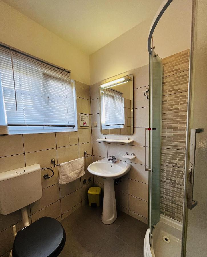 Apartmani Ivica Krk Town Exterior foto