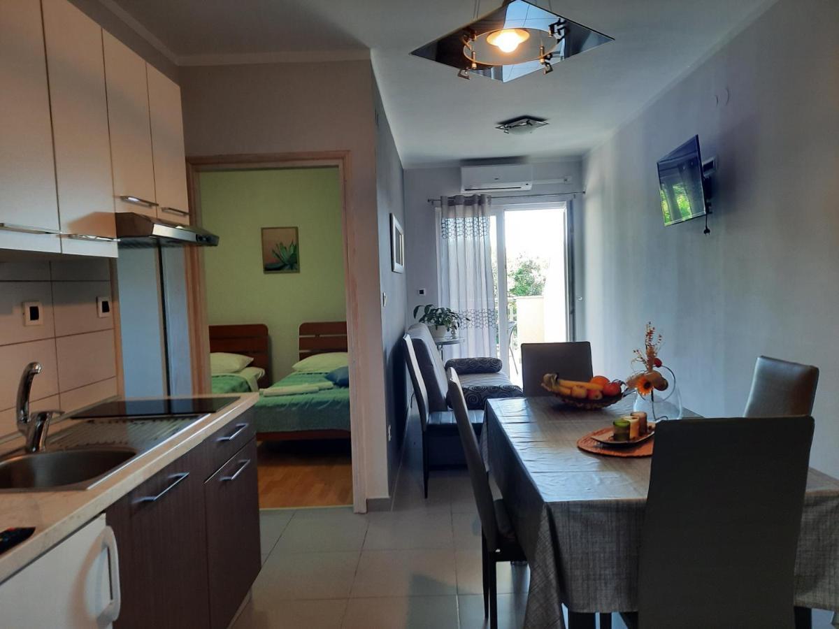 Apartmani Ivica Krk Town Exterior foto